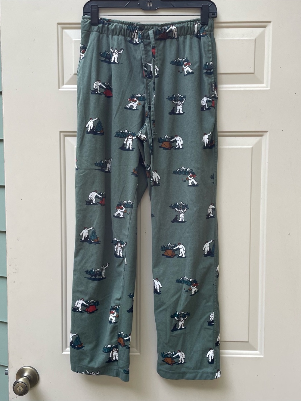 Eddie Bauer green winter print pajama pants Men Medium EUC
